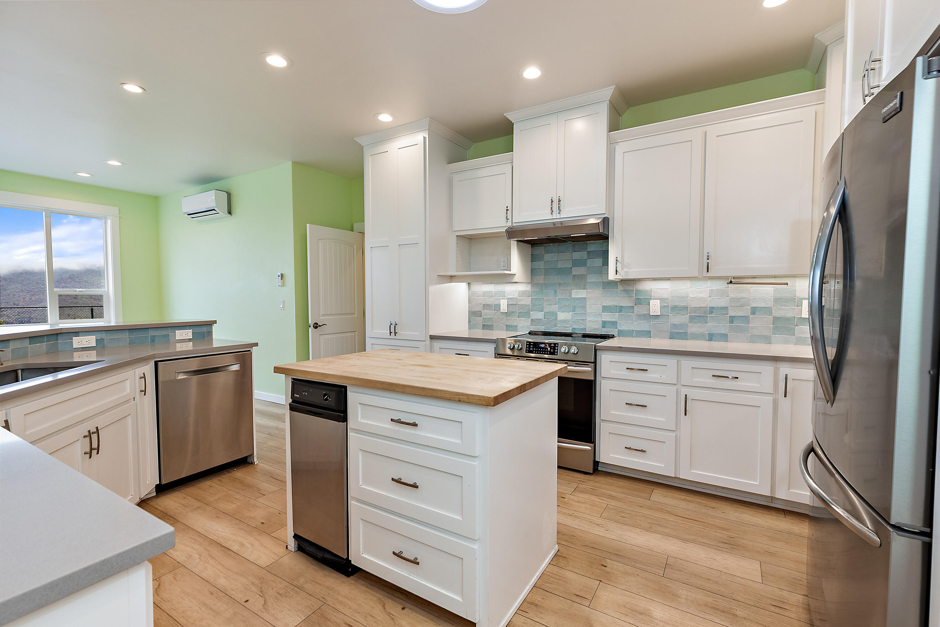 485 Hummingbird Lane Talent, OR 97540 - Photo 12 of 51 ApexHL(25)