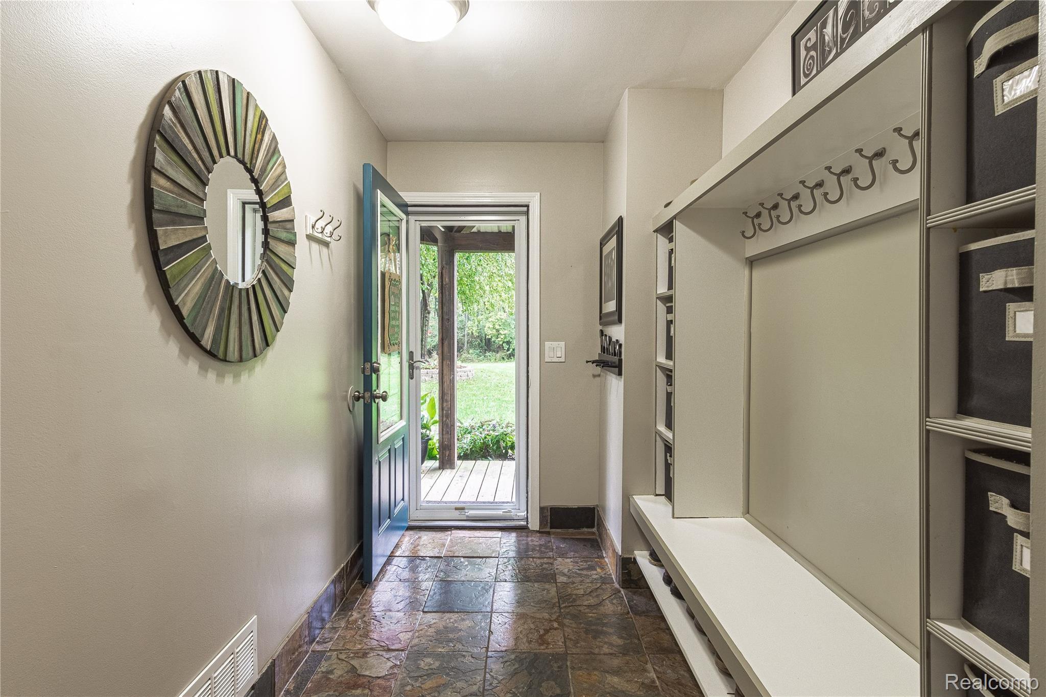 9149 Center Road Fenton, MI 48430 - Photo 16 of 40 Interiors (23 of 45).jpg