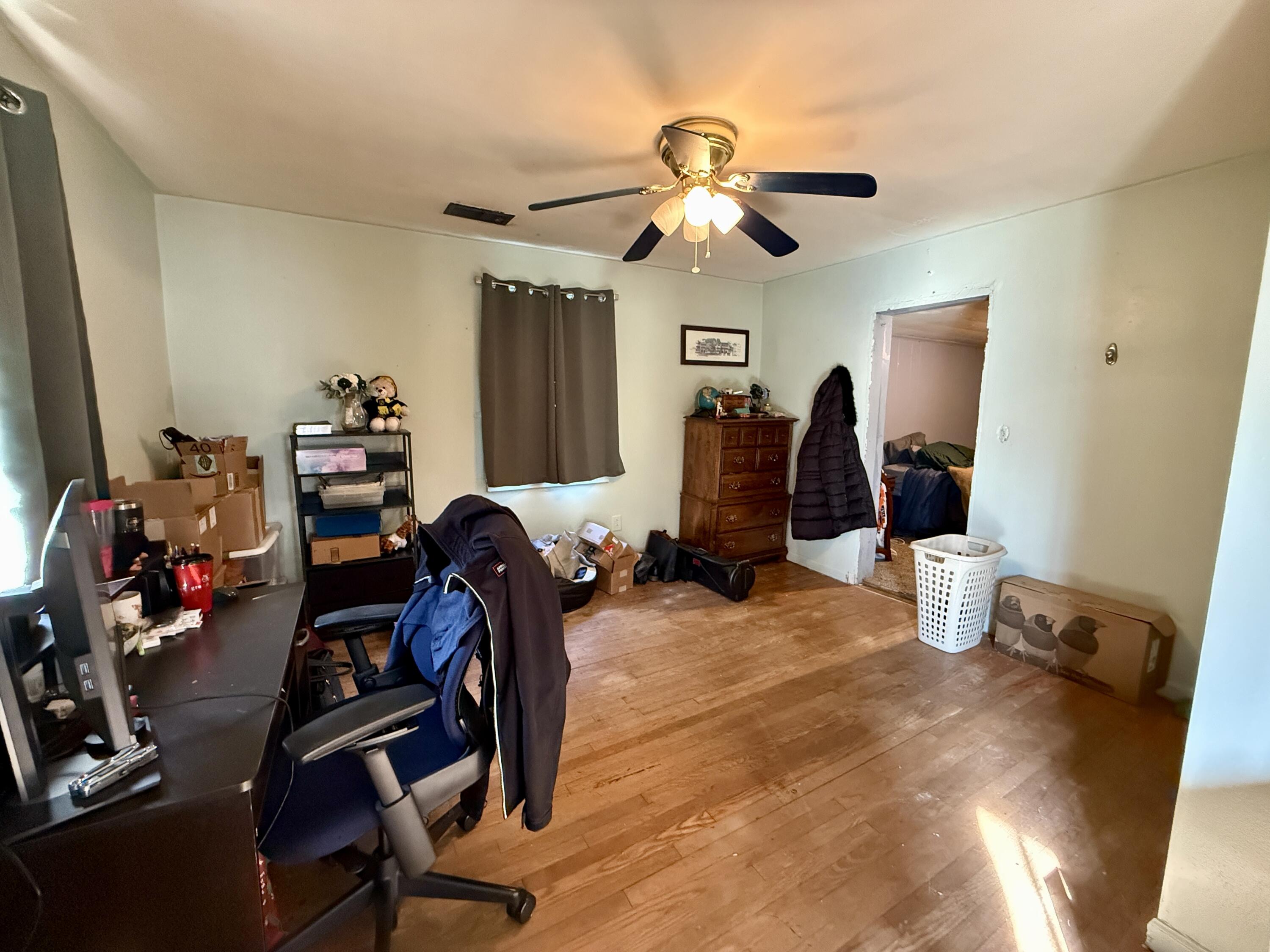 421 7th Street Vinton, VA 24179 - Photo 7 of 14 IMG_5118