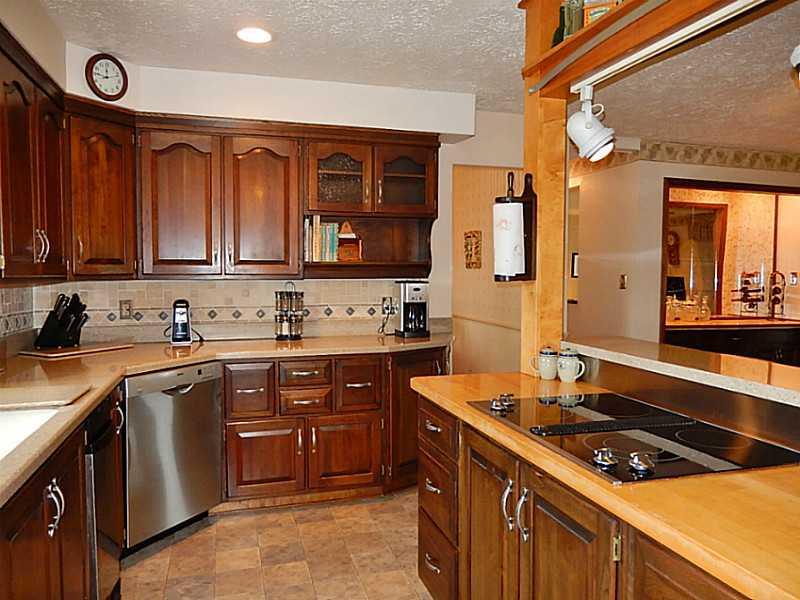 393 Klein Road Rochester, PA 15074 - Photo 7 of 25 Kitchen.