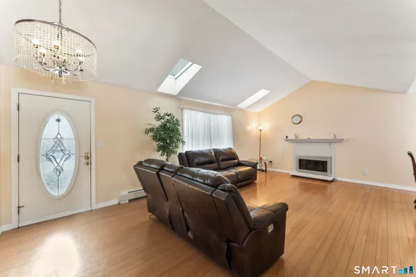 $499,000 | 71 Sentinel Hill Road, Derby, CT 06418