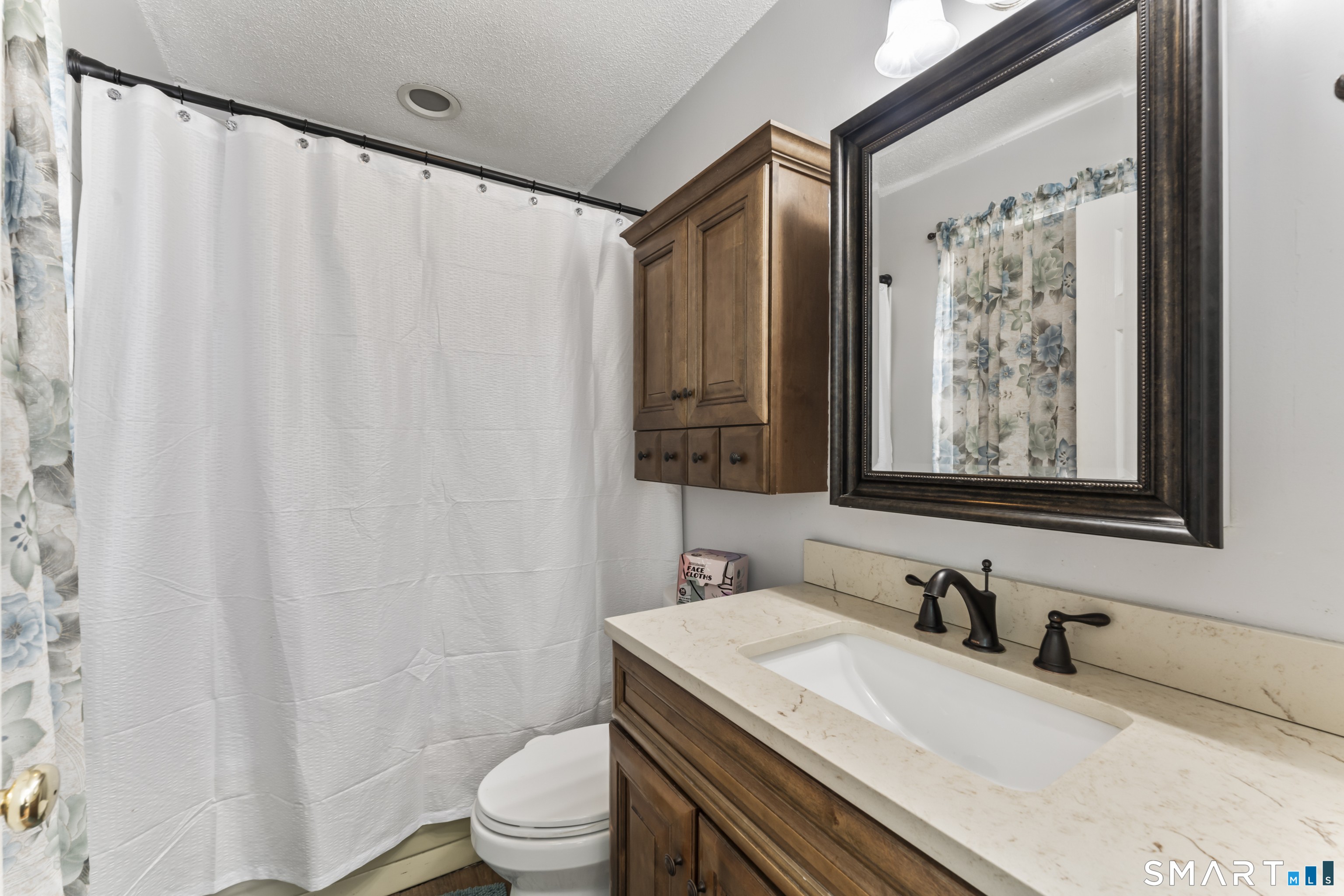 71 Sentinel Hill Road Derby, CT 06418 - Photo 13 of 39