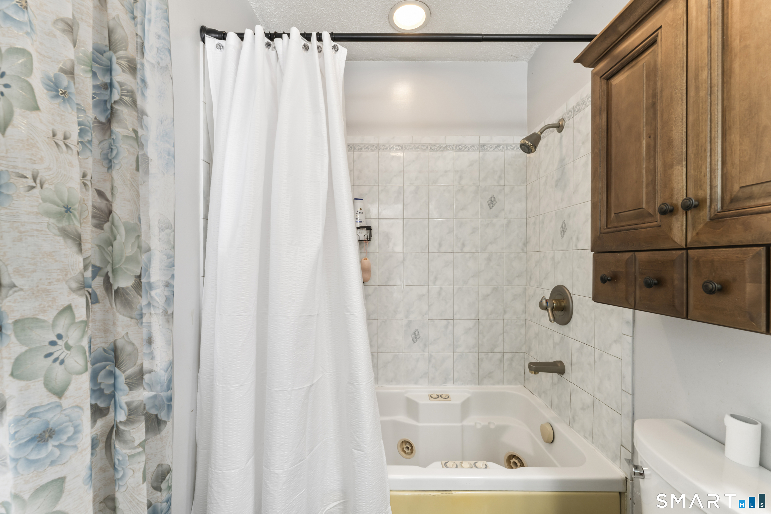 71 Sentinel Hill Road Derby, CT 06418 - Photo 14 of 39