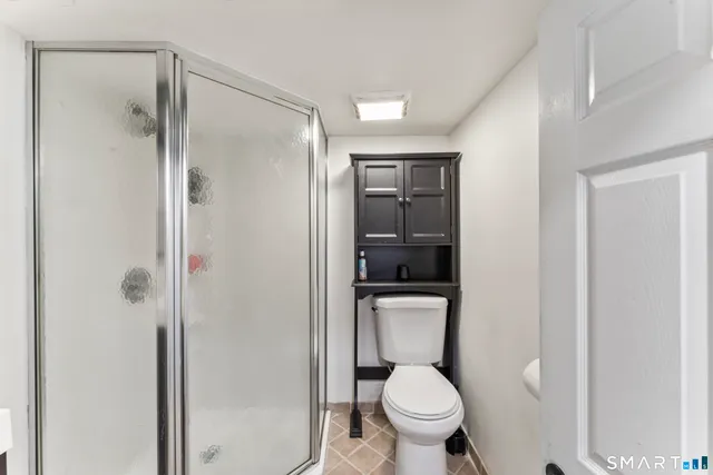 a view of a livingroom with an empty space