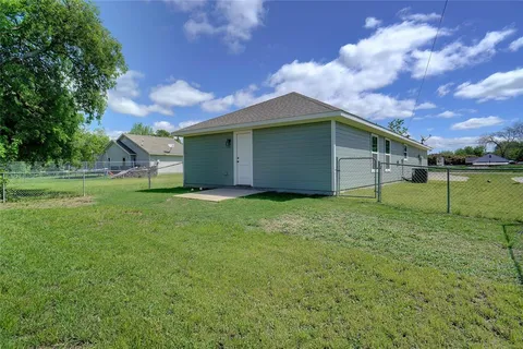 $249,500 | 3324 Willing Avenue, Fort Worth, TX 76110