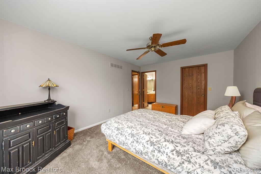 264 Meadow Bridge Drive Rochester, MI 48307 - Photo 17 of 30
