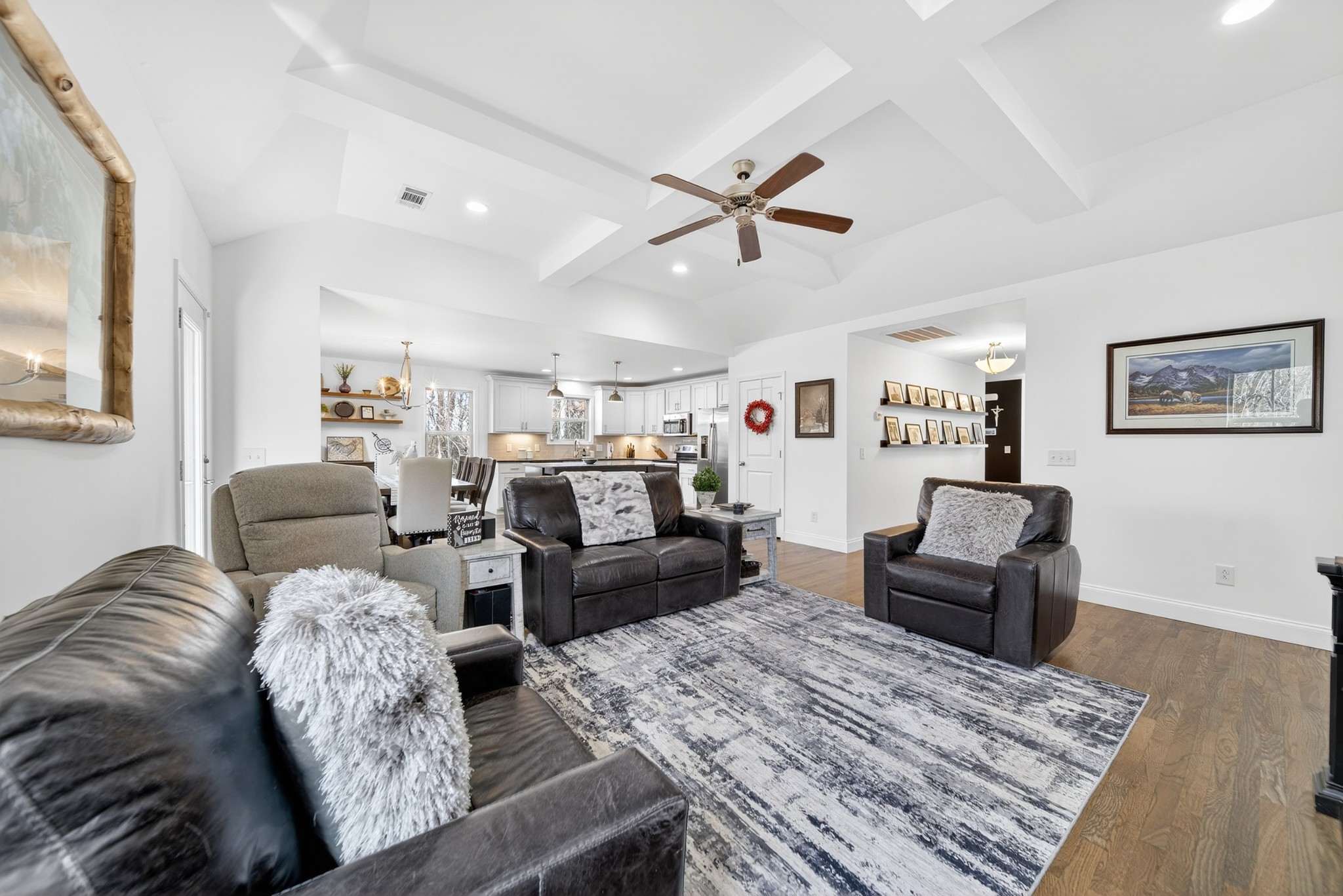 6716 Old Highway 431 Springfield, TN 37172 - Photo 14 of 58 a living room with furniture and a rug