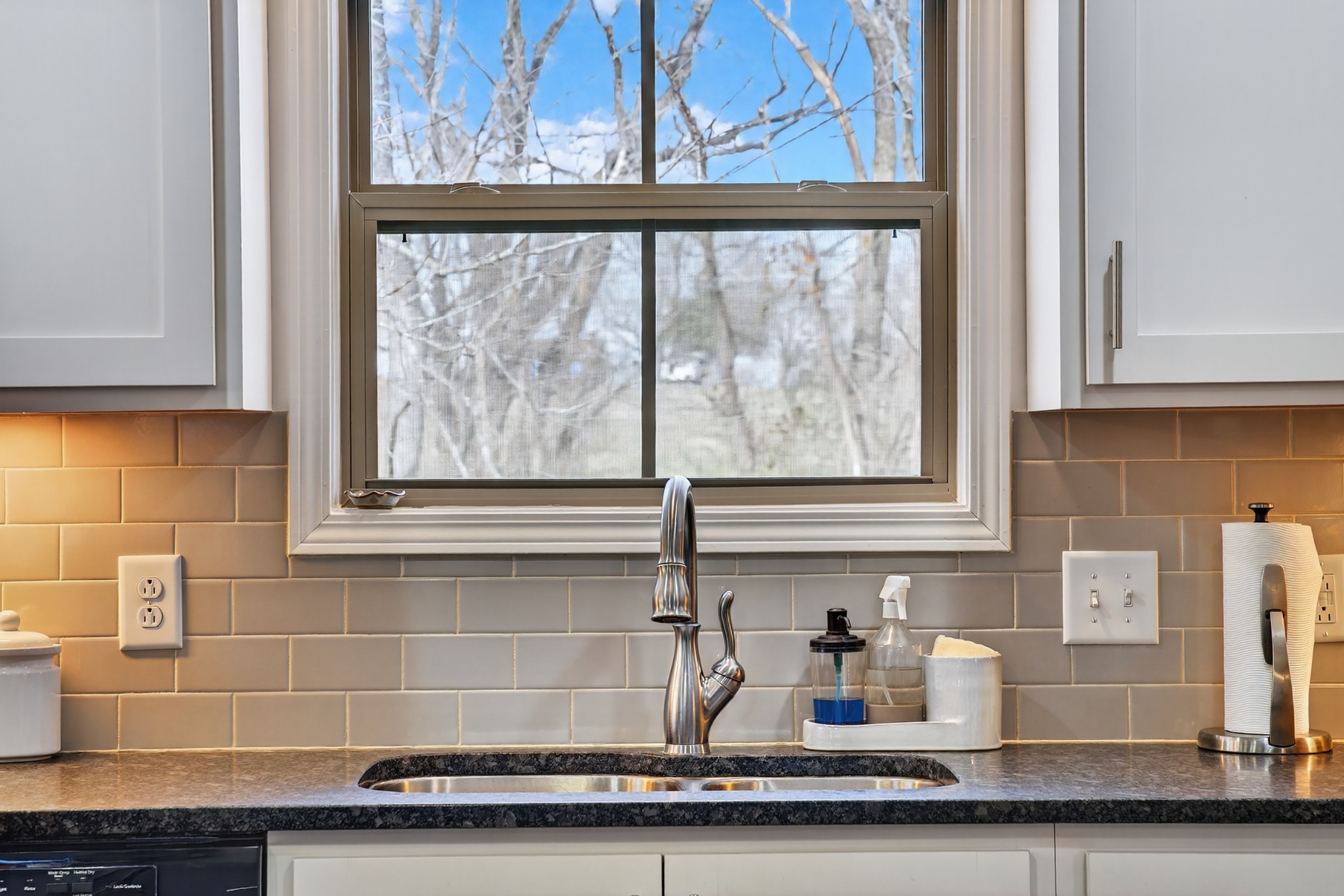 6716 Old Highway 431 Springfield, TN 37172 - Photo 29 of 58 a kitchen with a window