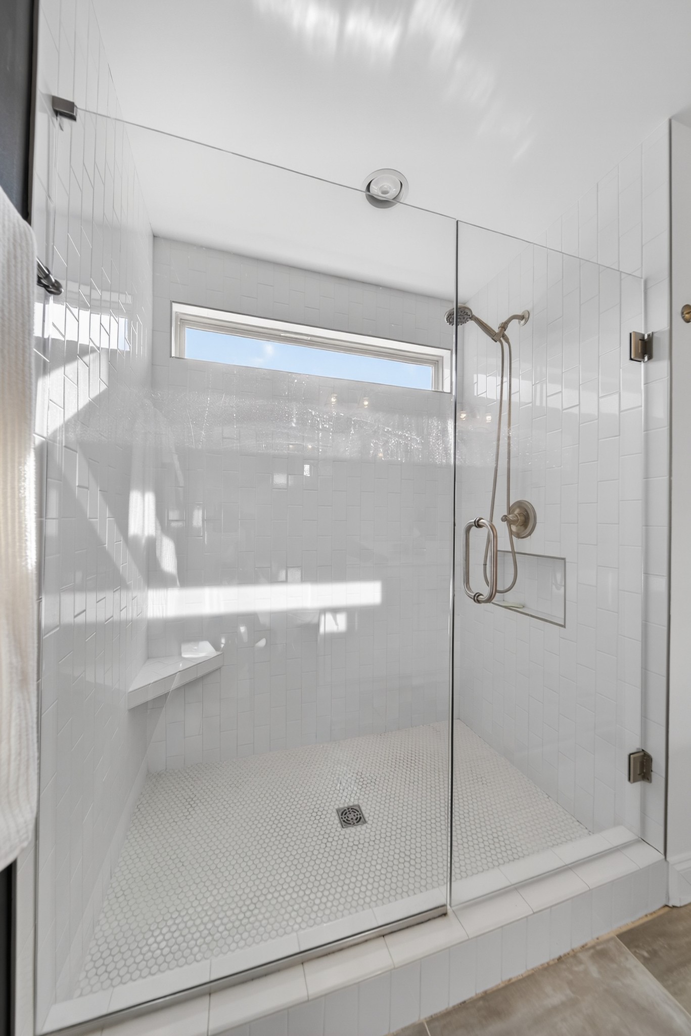 6716 Old Highway 431 Springfield, TN 37172 - Photo 34 of 58 a bathroom with a glass shower door