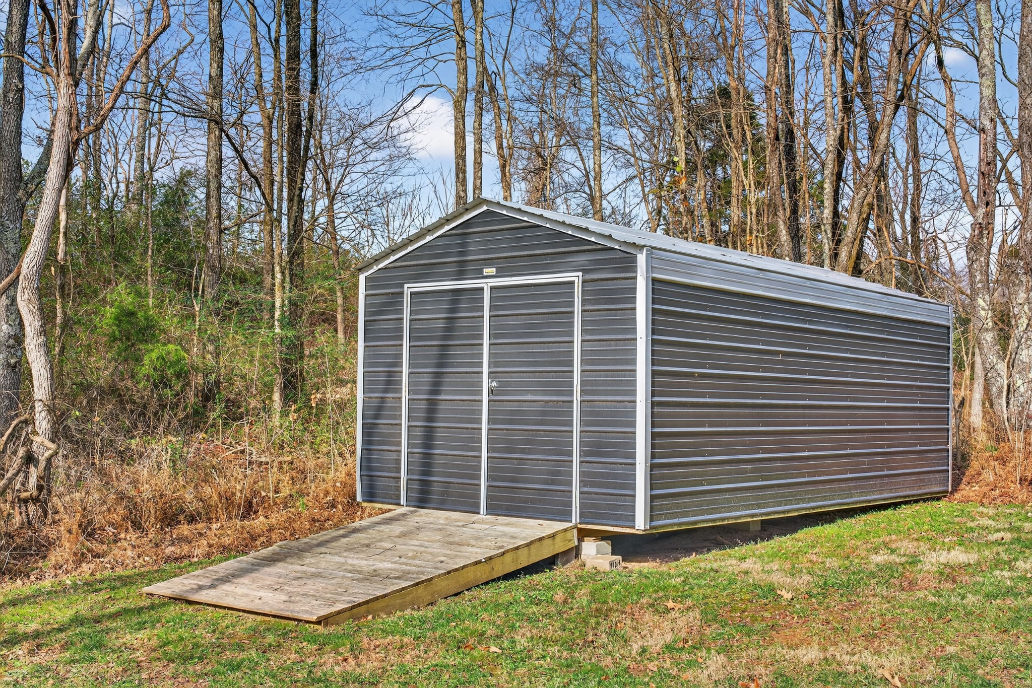 6716 Old Highway 431 Springfield, TN 37172 - Photo 48 of 58 a front view of a house with a yard