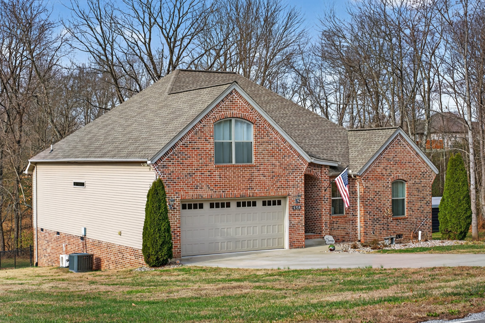 6716 Old Highway 431 Springfield, TN 37172 - Photo 5 of 58 a front view of house with yard