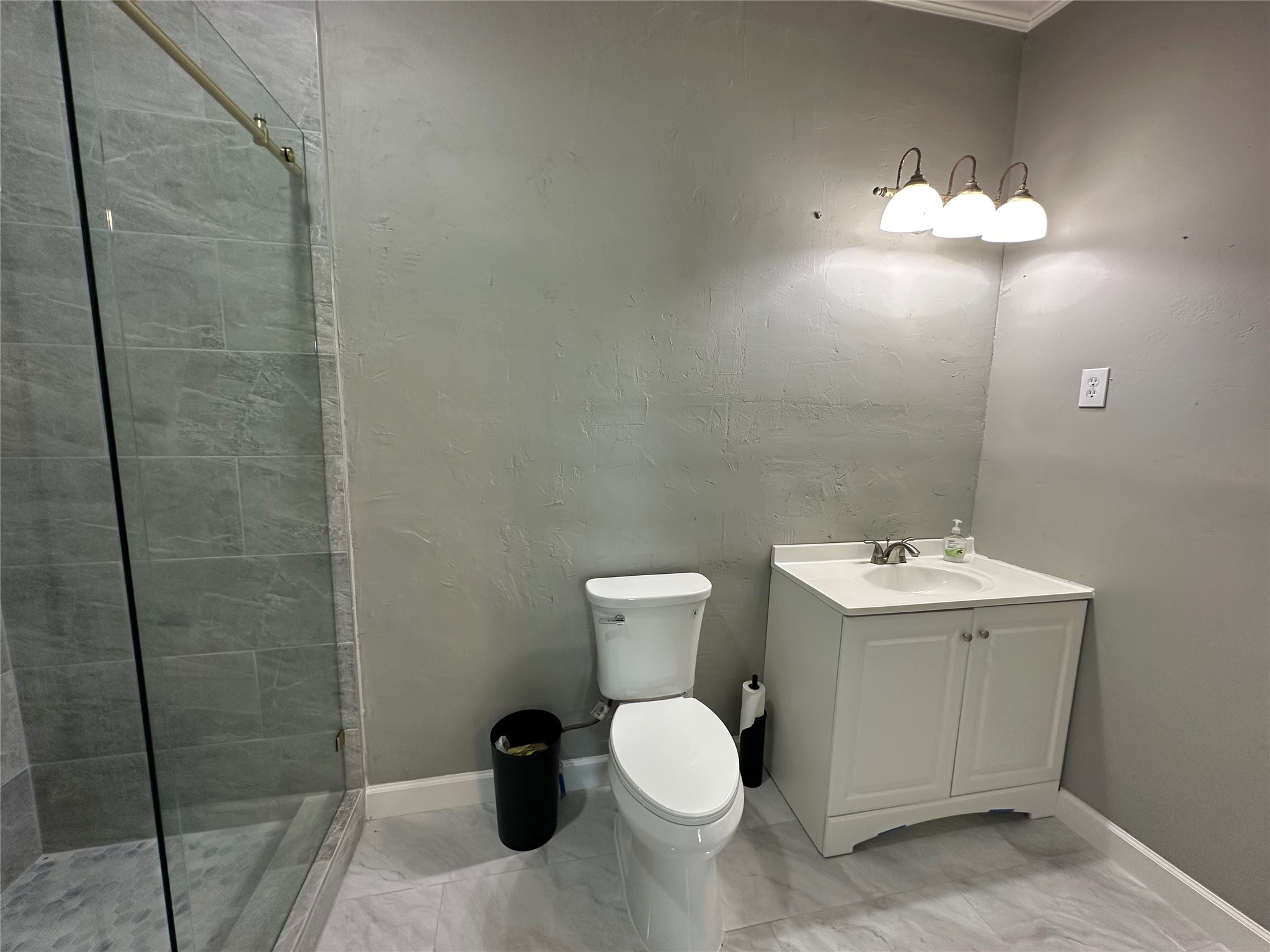 40344 Harpers Church Road Hempstead, TX 77445 - Photo 23 of 46 Recently remodeled master bathroom