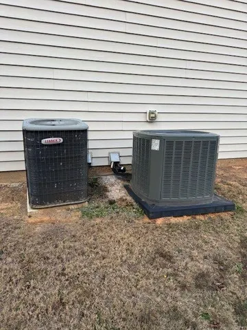 a view of backyard with small space