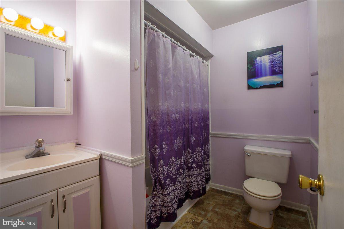 3 Winding Way Lititz, PA 17543 - Photo 19 of 34 a bathroom with a toilet sink and shower