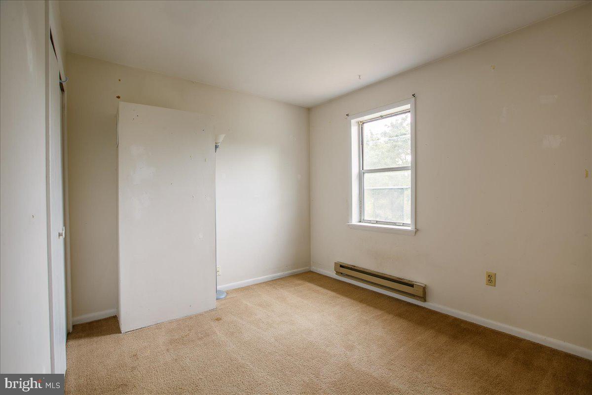 3 Winding Way Lititz, PA 17543 - Photo 24 of 34 an empty room with windows
