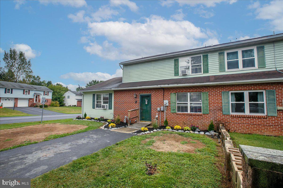 3 Winding Way Lititz, PA 17543 - Photo 29 of 34 a front view of house with yard and outdoor seating