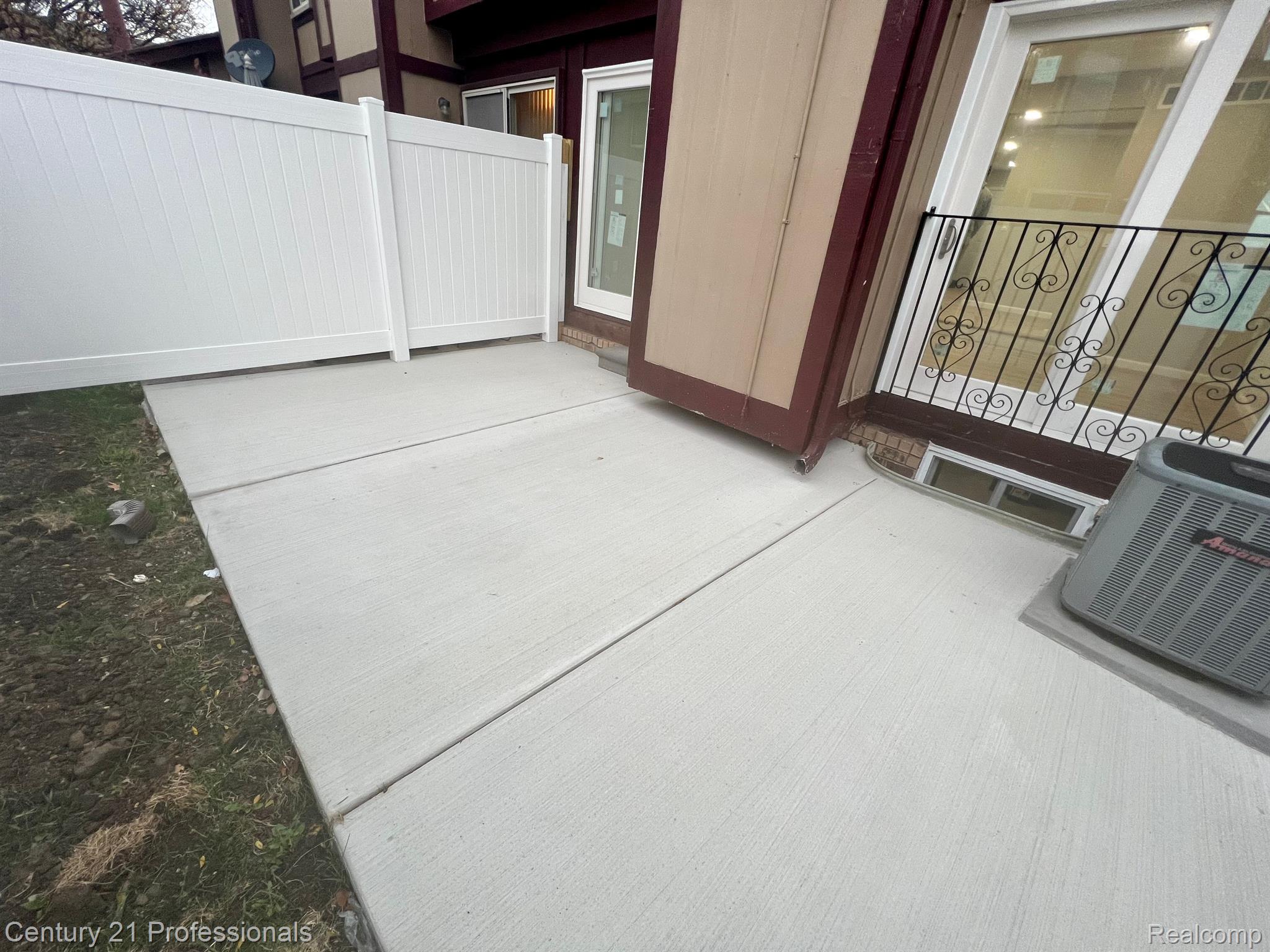 7231 Morton Taylor Road North Canton, MI 48187 - Photo 7 of 31