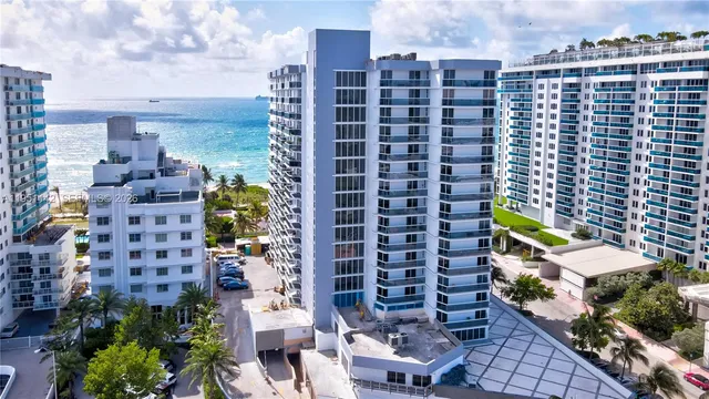 $4,800 | 2401 Collins Avenue, Unit 1110, Miami Beach, FL 33140