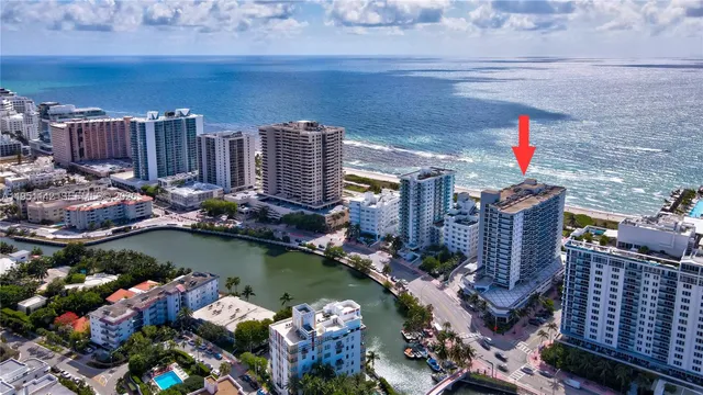 $4,800 | 2401 Collins Avenue, Unit 1110, Miami Beach, FL 33140