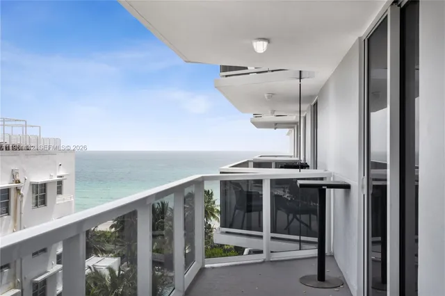 $4,800 | 2401 Collins Avenue, Unit 1110, Miami Beach, FL 33140