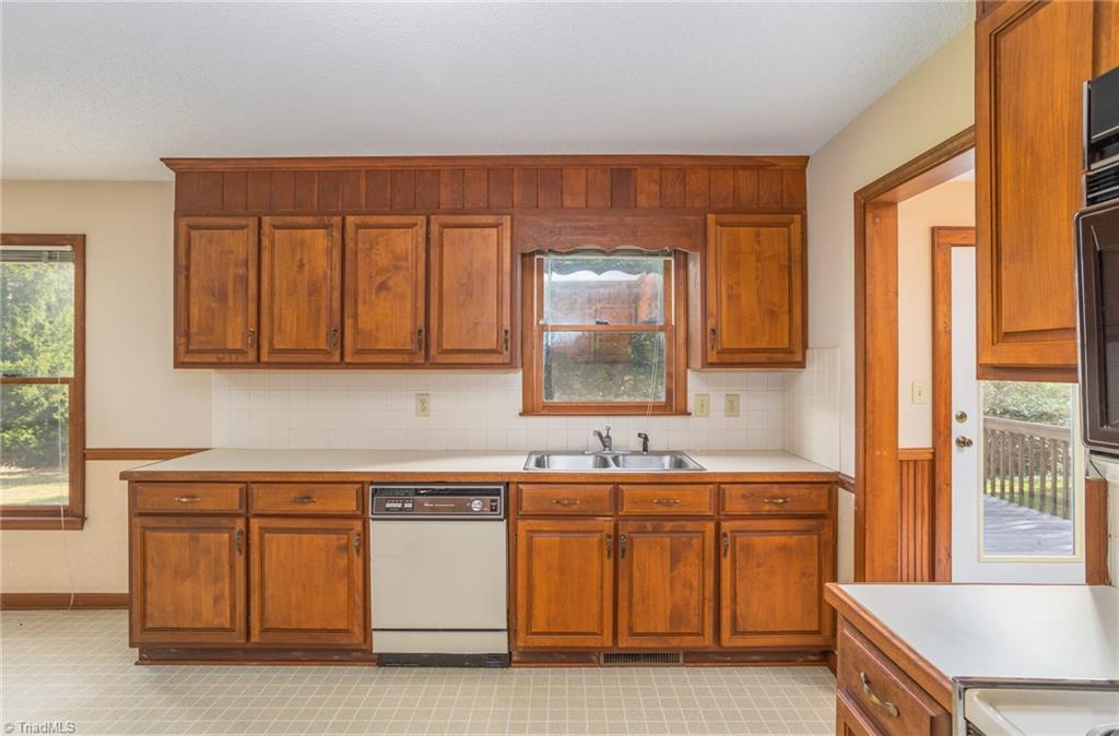 2314 Turner Road Lexington, NC 27292 - Photo 11 of 40 Gallery Image 11