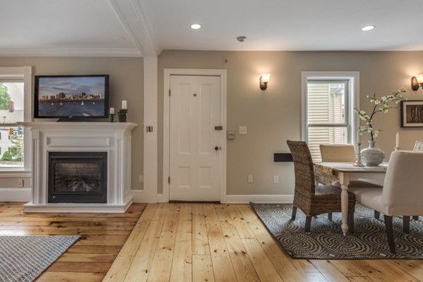 38-2 Rantoul Street, Unit 2 Beverly, MA 01915 - Photo 4 of 18 Gallery Image 4