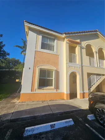 $2,300 | 1543 Southeast 25th Street, Unit 100, Homestead, FL 33035