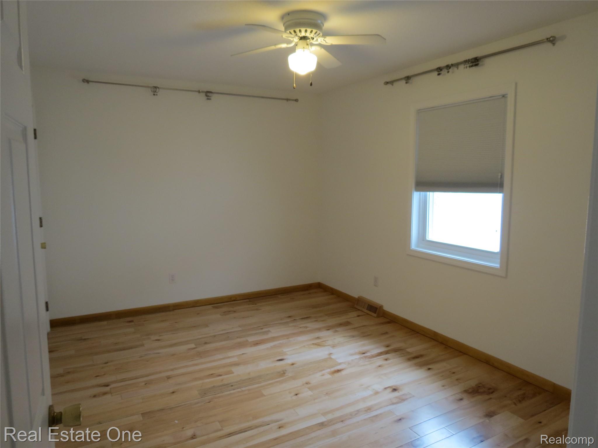 4583 Allen Cove Road Luna Pier, MI 48157 - Photo 38 of 50 3rd Bedroom