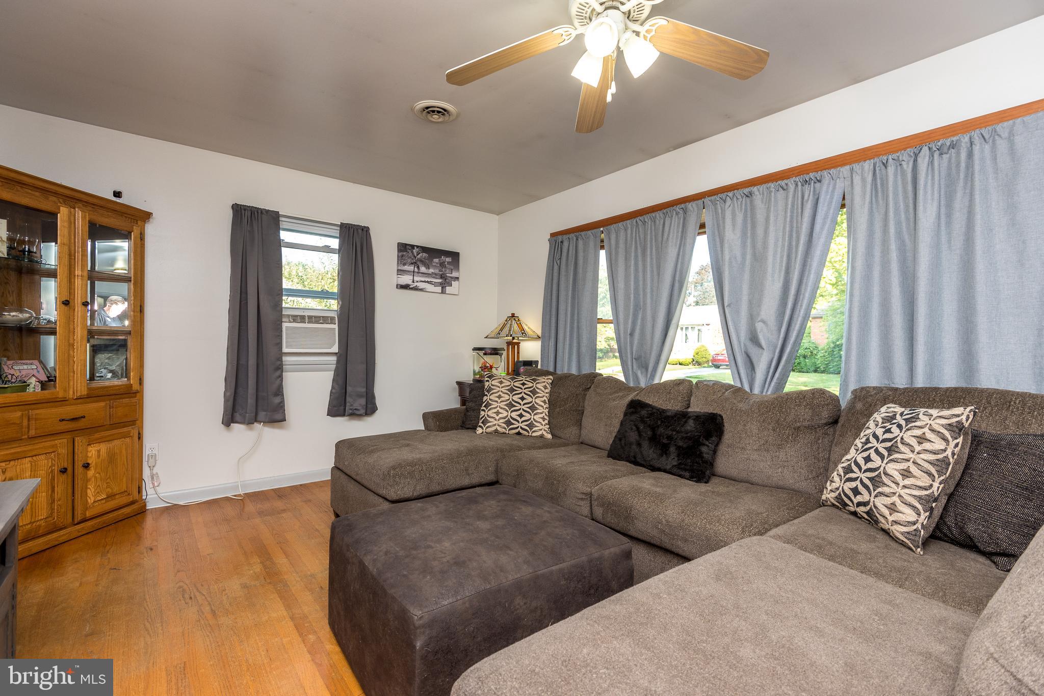 857 Poplar Road Hellertown, PA 18055 - Photo 3 of 16 Gallery Image 3