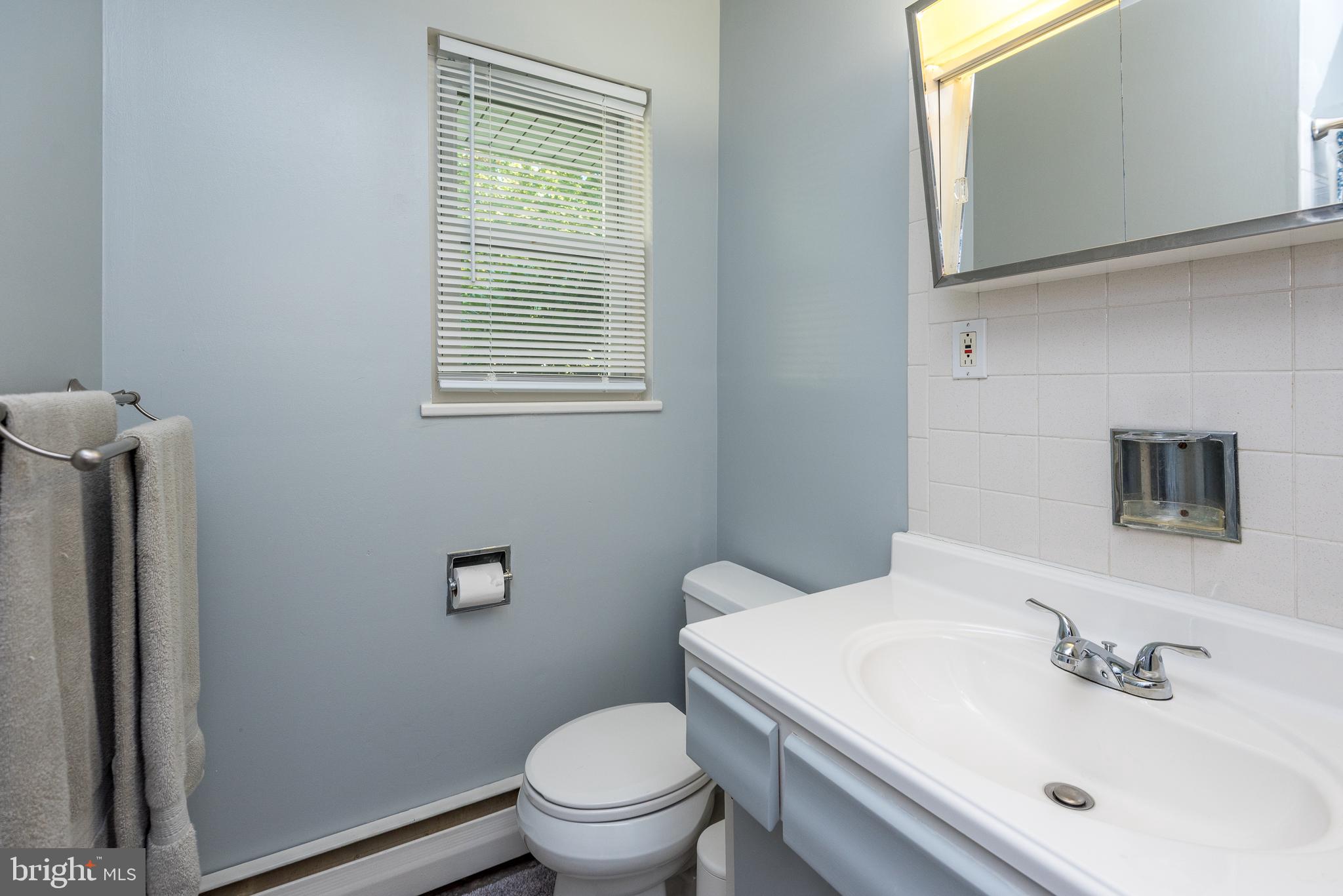 857 Poplar Road Hellertown, PA 18055 - Photo 10 of 16 Gallery Image 10