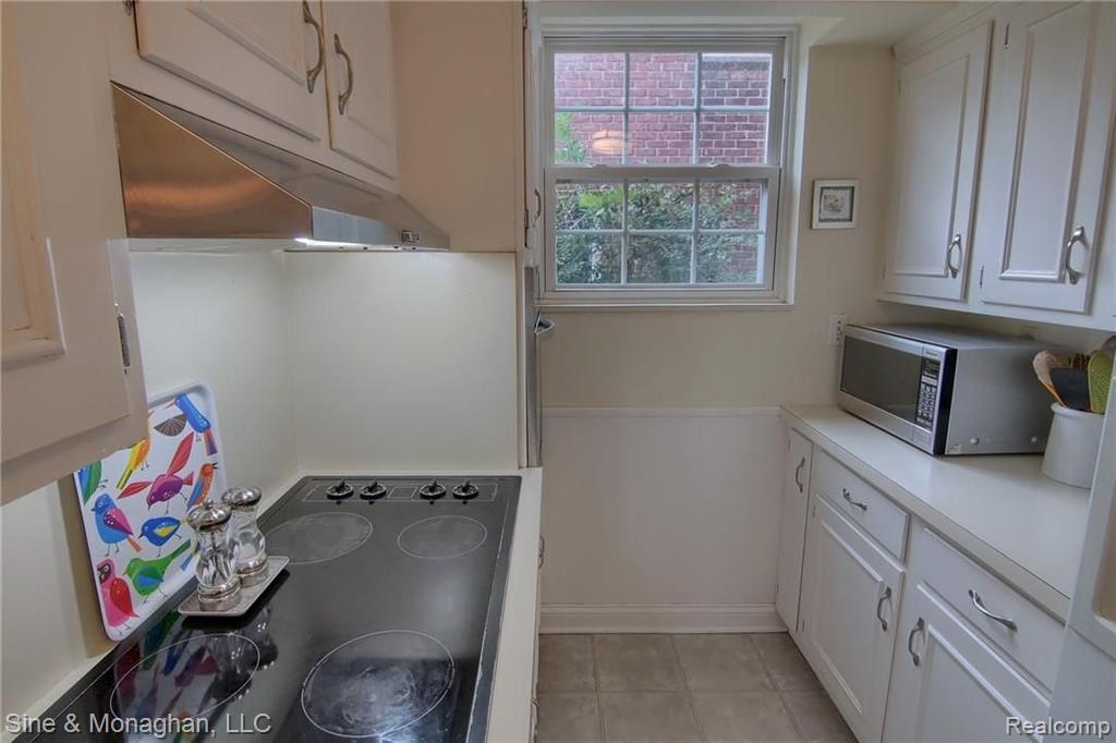 336 Merriweather Road Grosse Pointe Farms, MI 48236 - Photo 6 of 28