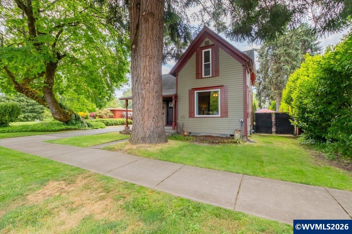 626 East Isabella Street Lebanon, OR 97355 - Photo 2 of 38
