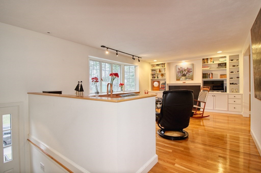22 Ledgetree Road Medfield, MA 02052 - Photo 2 of 39 Gallery Image 2