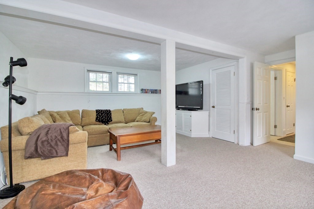 22 Ledgetree Road Medfield, MA 02052 - Photo 27 of 39 Gallery Image 27