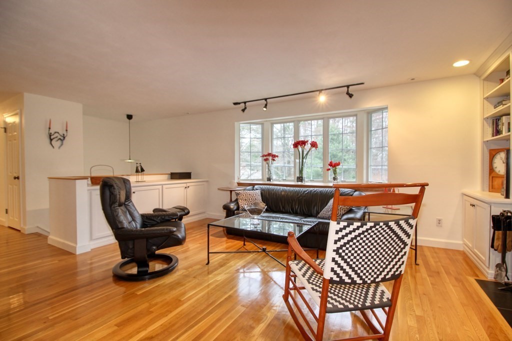 22 Ledgetree Road Medfield, MA 02052 - Photo 3 of 39 Gallery Image 3
