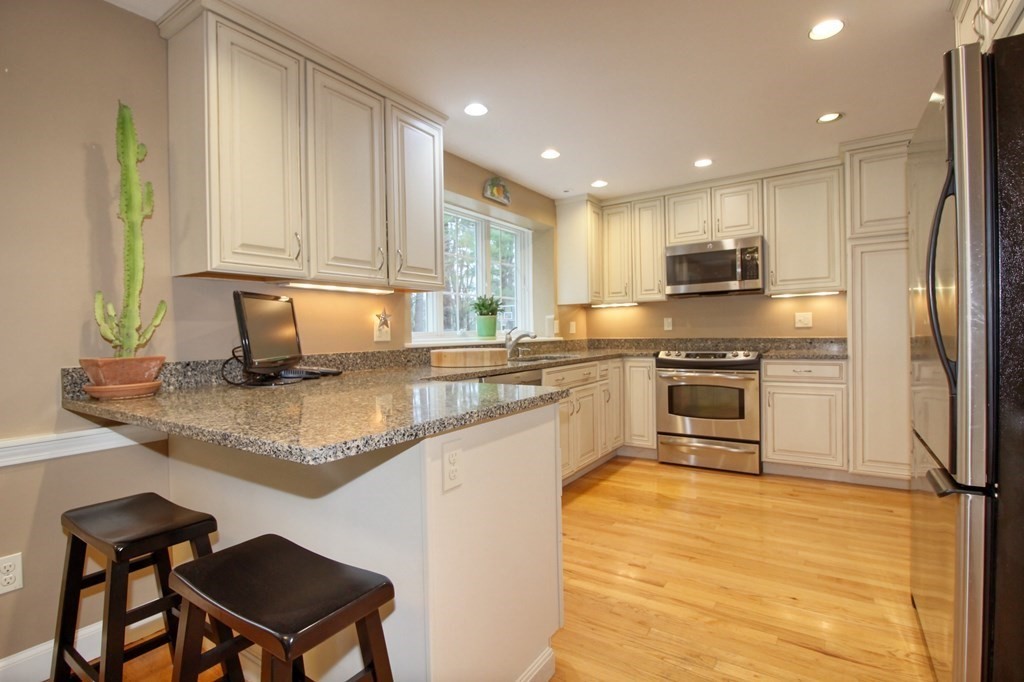 22 Ledgetree Road Medfield, MA 02052 - Photo 9 of 39 Gallery Image 9