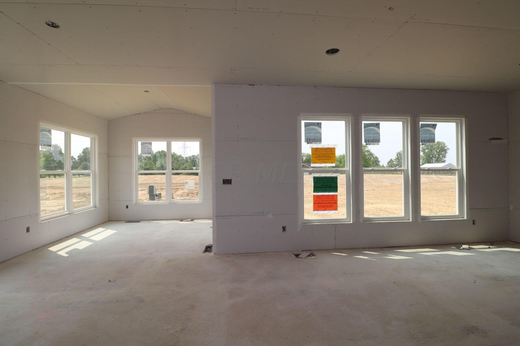 3296 Logsdon Loop Delaware, OH 43015 - Photo 2 of 17 Interior