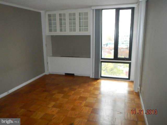 1245 4th Street Southwest, Unit E701 Washington, DC 20024 - Photo 7 of 13 Living Room