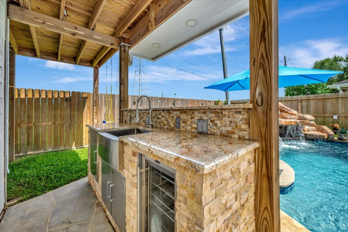 306 Sunset Ridge Drive League City, TX 77573 - Photo 38 of 50 a view of a jacuzzi