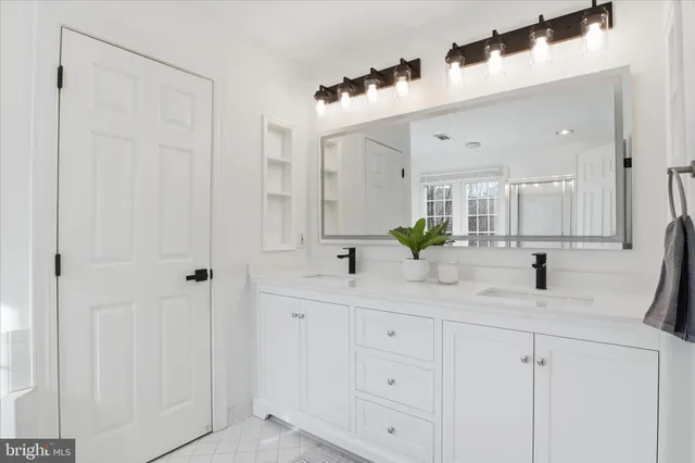 $3,800 | 4550 Fair Valley Drive, Fairfax, VA 22033