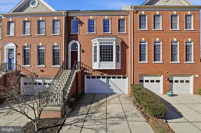 $3,800 | 4550 Fair Valley Drive, Fairfax, VA 22033