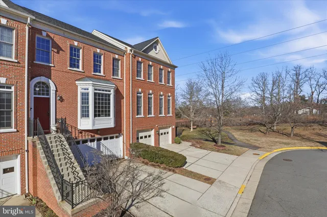 $3,800 | 4550 Fair Valley Drive, Fairfax, VA 22033