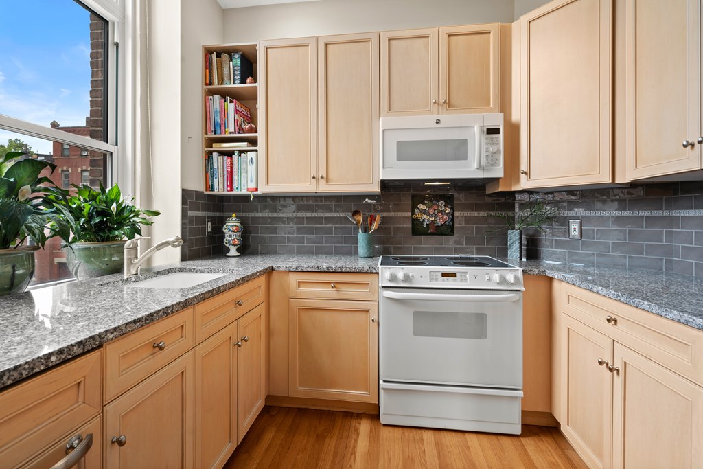 20 Tileston Street, Unit 2J Boston, MA 02113 - Photo 7 of 28