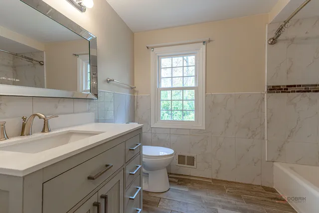 $658,000 | 6 Robin Hood Court, Lincolnshire, IL 60069