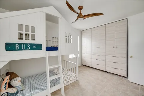 a view of a livingroom with furniture