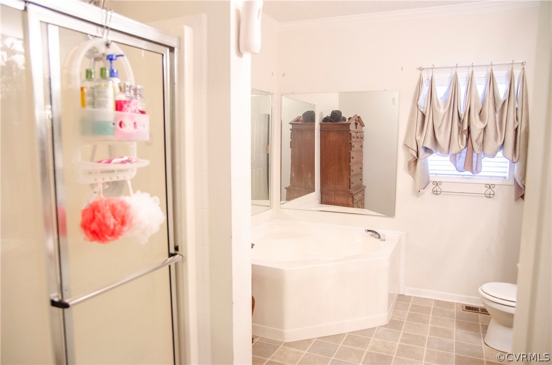 2861 Gold Mine Road Palmyra, VA 22963 - Photo 19 of 32 a bathroom with a shower curtain