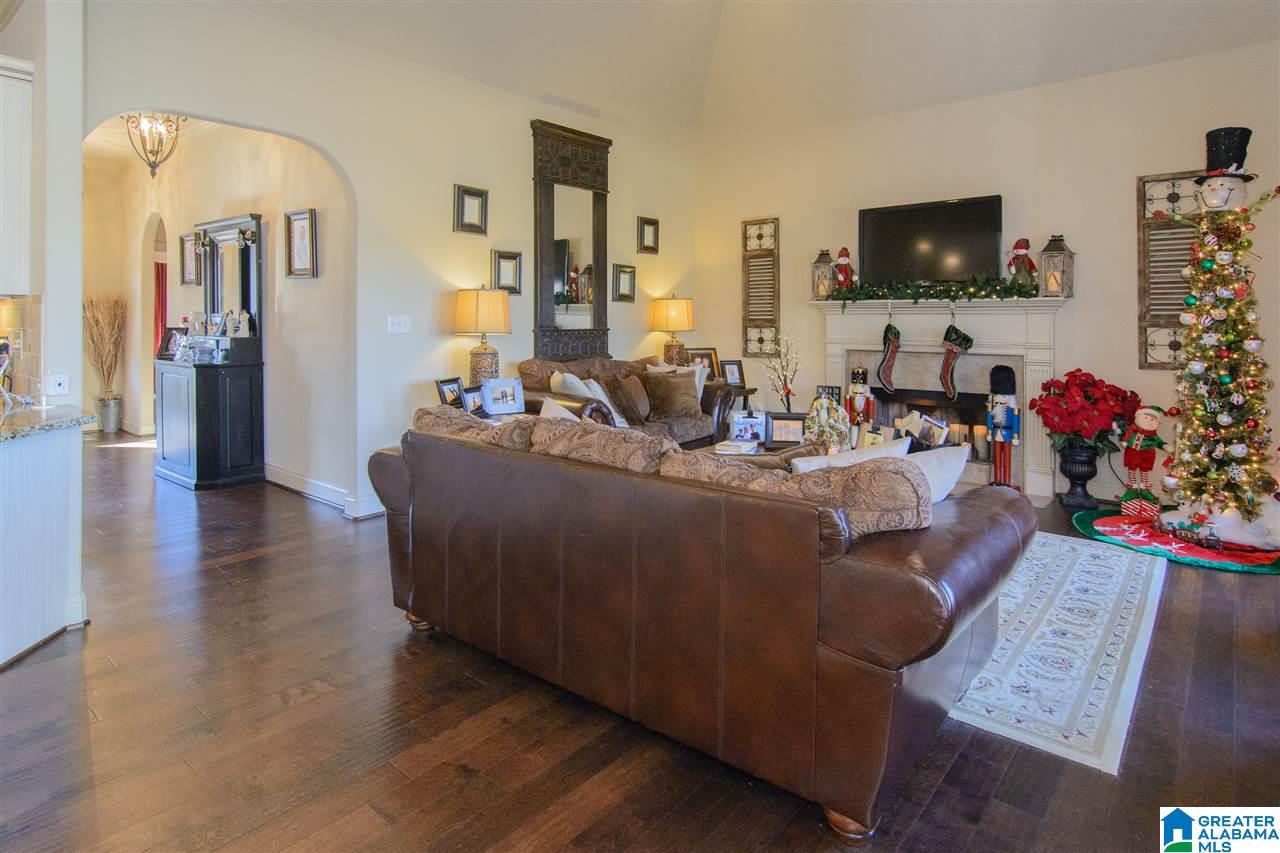 218 Dunrobin Cove Pelham, AL 35124 - Photo 8 of 47