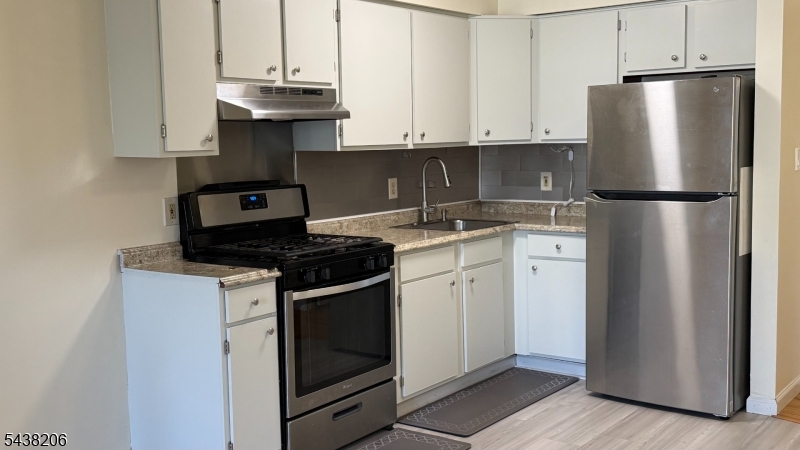 421 Draco Road Piscataway, NJ 08854 - Photo 4 of 11