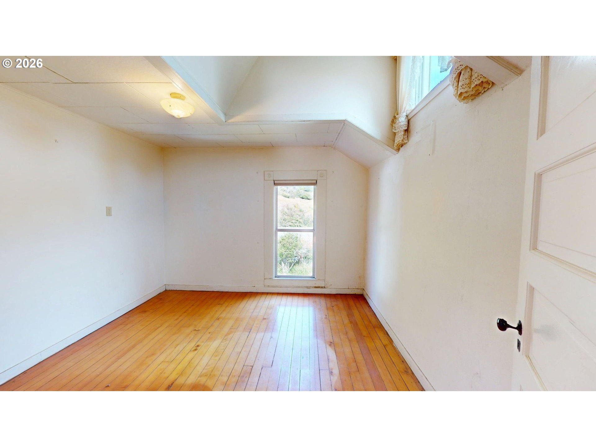 94665 North Bank Pistol River Road Gold Beach, OR 97444 - Photo 40 of 48 Bedroom