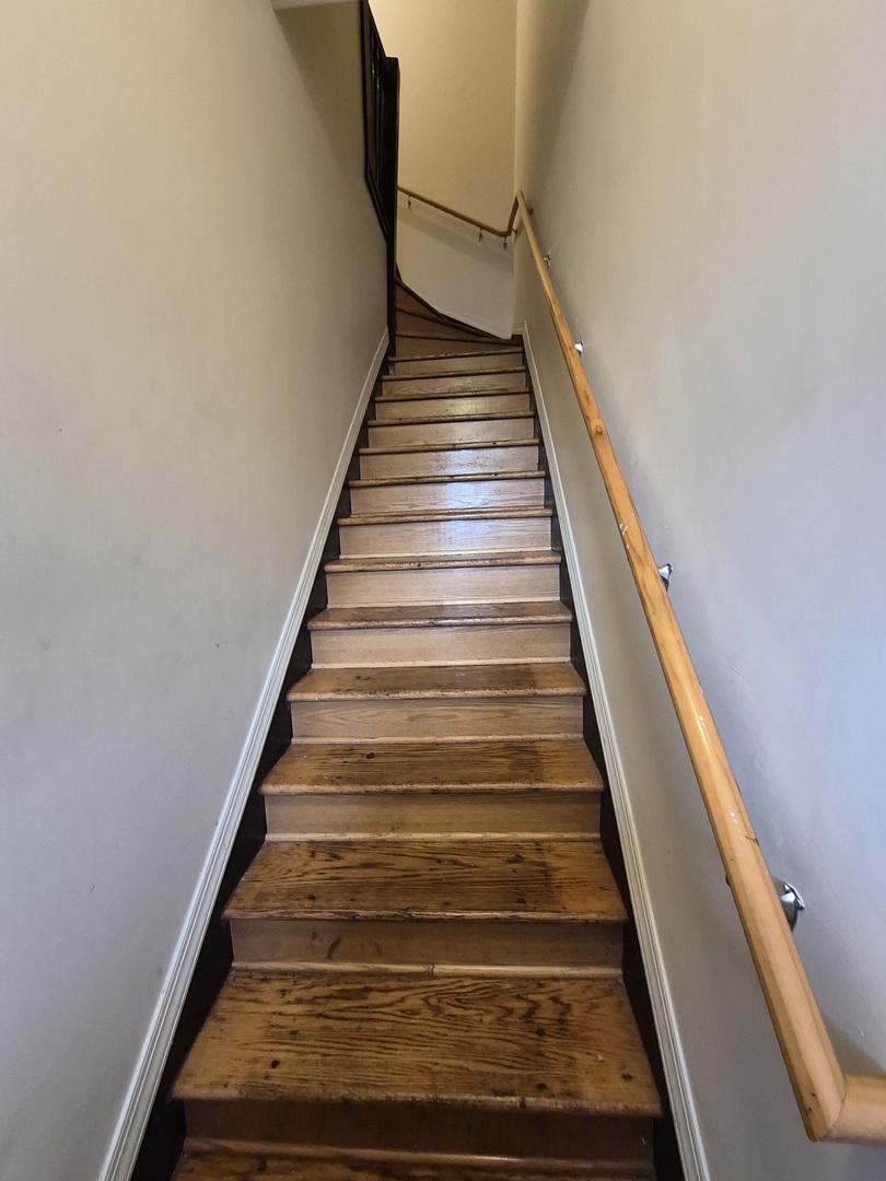 4126 West Adams Street Chicago, IL 60624 - Photo 5 of 19 a view of entryway